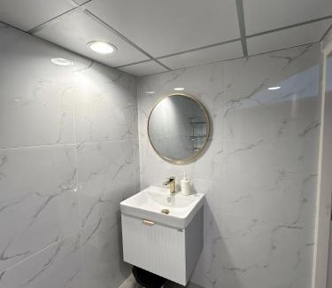 Huai Khwang Apartment | Sweet Honey Tossed Private Condo