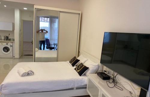 Ashkelon Apartment | Sweet li junior