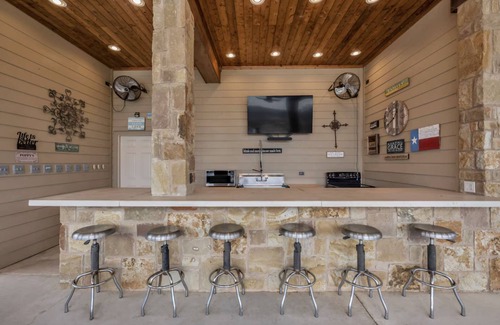 Kingsland House | Sweet Life Lake LBJ Grand Getaway: Private Beach, Pool & Entertainment Oasis for 16!