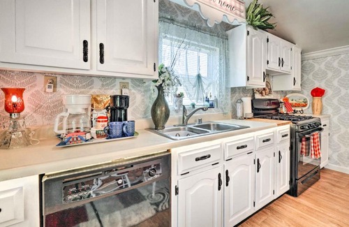 Lily House | Sweet Lily Home Less Than 15 Mi from Downtown Corbin!