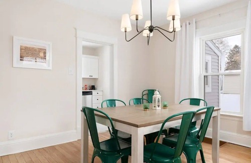 Harters Heights House | Sweet Retreat 3 Mins to Notre Dame, Eddy St. Commons, & Memorial Hospital