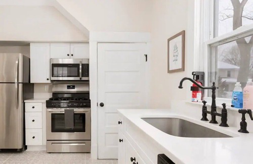 Harters Heights House | Sweet Retreat 3 Mins to Notre Dame, Eddy St. Commons, & Memorial Hospital