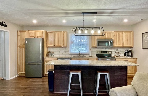 Crouch Crossroad House | Sweet Seclusion In The Heart Of The Tri-Cities Bristol/ETSU/JCMC Sleeps 6