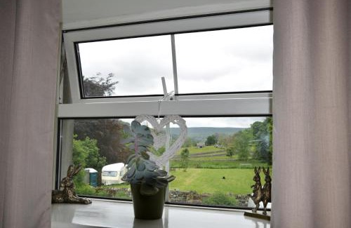 Starbotton Bed & Breakfast | Sweetbriar Cottage Bed & Breakfast and Camping