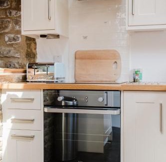 Sibford Gower Apartment | Sweetheart Cottage - Cosy 2 Bed in The Cotswolds!