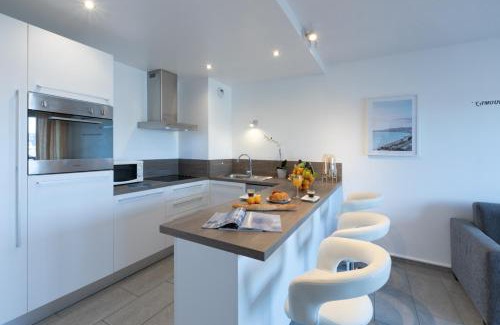 Juan-les-Pins Apartment | Sweett - Maison Blanche I