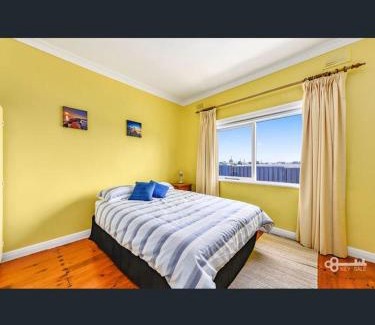 MacDonnell House | Swim at your front door