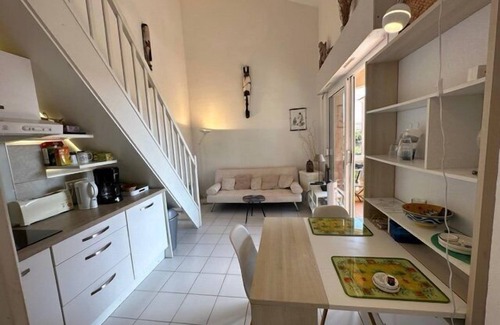 Le Brusc Apartment | Swimming pool, beach at foot, two bedrooms