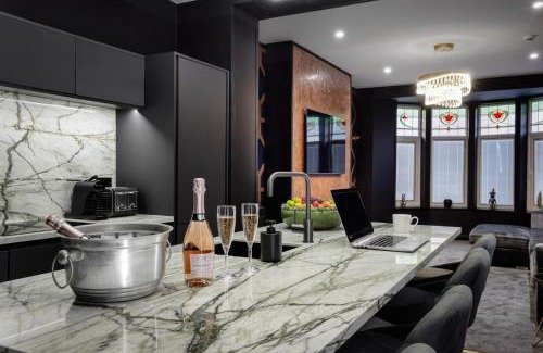 North Shore Apartment | Swish Luxury Holiday Apartments 2