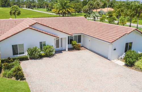 Clermont House | SWISS 16 - Golf Course