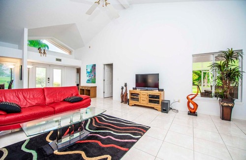 Clermont Villa | SWISS 26 - Lake Stephanie