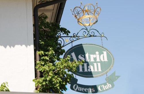 Merlischachen Cabin | Swiss-Chalet Merlischachen - Historik Chalet-Hotel Lodge