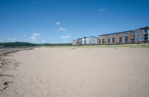 Llanelli House | Swn Y Mor - 4 Bedroom Holiday Home - Llanelli