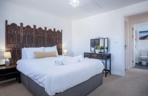 Llanelli House | Swn Y Mor - 4 Bedroom Holiday Home - Llanelli