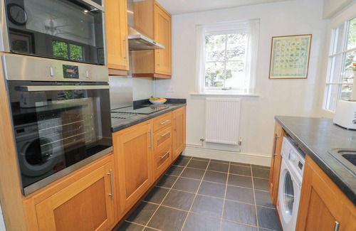Beddgelert Cottage | SYGUN VIEW, pet friendly, with open fire in Beddgelert