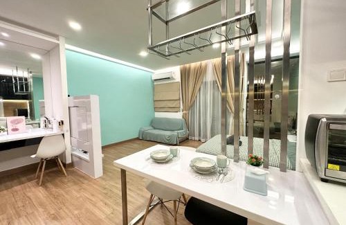 Seri Kembangan Apartment | Symphony Tower - Studio, High Floor, Self Check in, Free Parking, Free Netflix, 200mbps WIFI WIFI