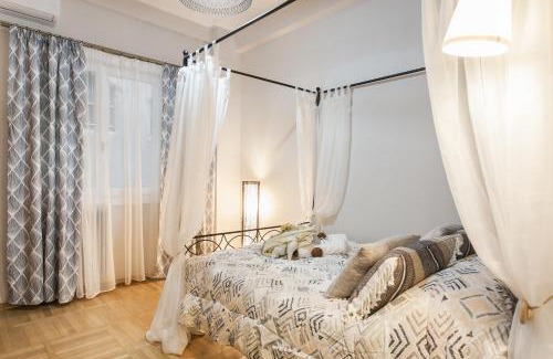 Plaka House | Syntagma private sweet safe double rooms with shared bathroom