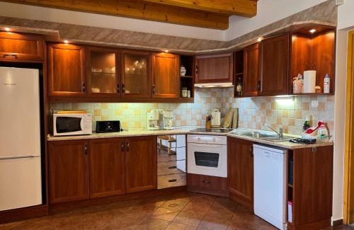 Szolosgyorok Apartment | Szőlősgyörök Kun Apartment with 3 bedrooms on 92 in