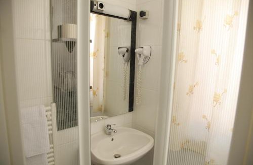 Zuglo Hotel | Szőnyi Garden Hotel Pest