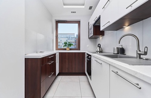 Stare Miasto Apartment | Tęczowa 82 Wrocław | Functional Apartment | Parking