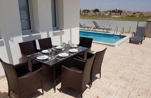 Livadia Villa | T&E Villa