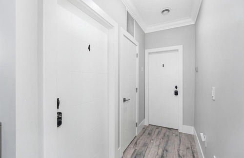 Surrey House | T&T Lodge