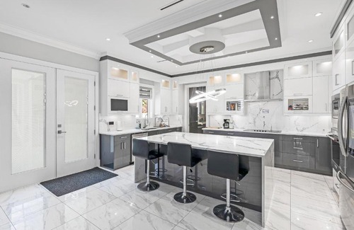 Surrey House | T&T Lodge