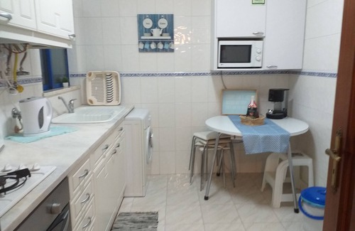 Cavacos Apartment | T1 with pool and parking, sea view and wi-fi, in front of the beach of Quarteir