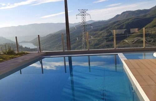 Vieira do Minho House | T2 Chalet House with private pool and Jacuzzi overlooking Gerês