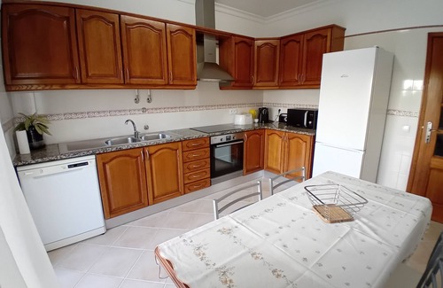 Pera Apartment | T2 Em Zona Muito Tranquila