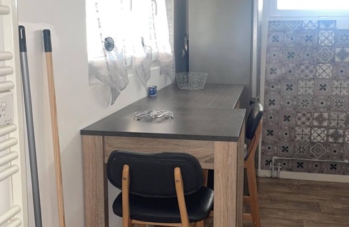 Banvou House | T2 in the countryside near greenway.