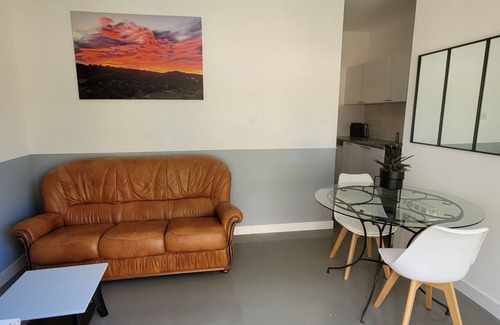 Saint-Julien House | T2 with swimming pool in the heart of the pines