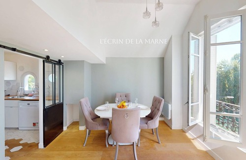 Le Port sous la Lune Apartment | T3 apartment overlooking the Marne in Nogent sur Marne near Paris & Disney