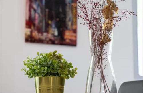 Antigone Apartment | T5 Confort & Style - a deux pas de la piscine Olympique, gare et commerces