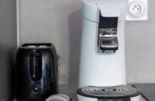 Antigone Apartment | T5 Confort & Style - a deux pas de la piscine Olympique, gare et commerces