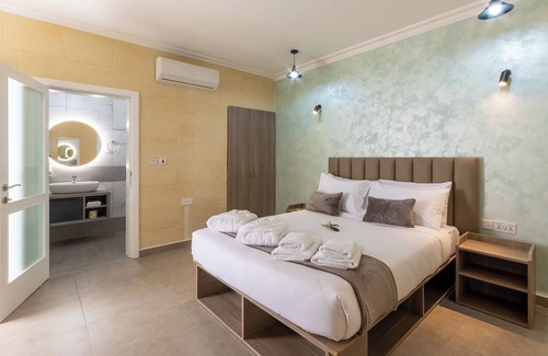 Xewkija Hotel | Ta'Battista B&B With Pool Ir'Ramla ID 11678
