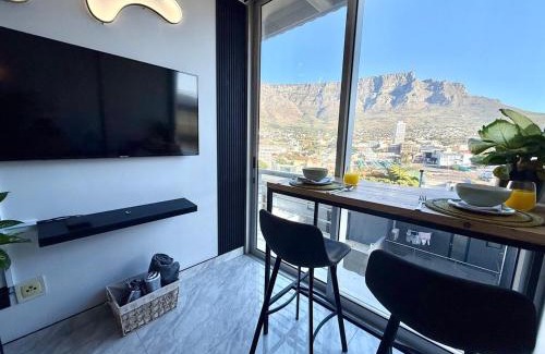 Cape Town City Centre Apartment | Table Mountain Vista