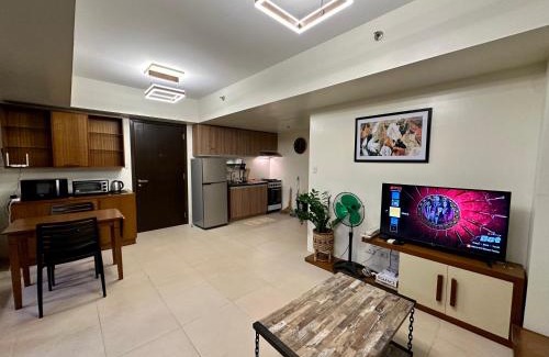 Silang Junction South Hotel | Tagaytay Staycation - Balaico 2 balconies Taal View 2BR