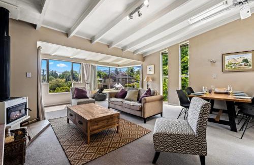 Wanaka House | Taha Wai - Wanaka Holiday Home