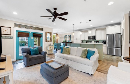 Clipper Cove House | Tahitian Turtle | 3 Kings + Queen + 2 Sleepers | Lagoon Pool | Walk to Beach | Pet Friendly!