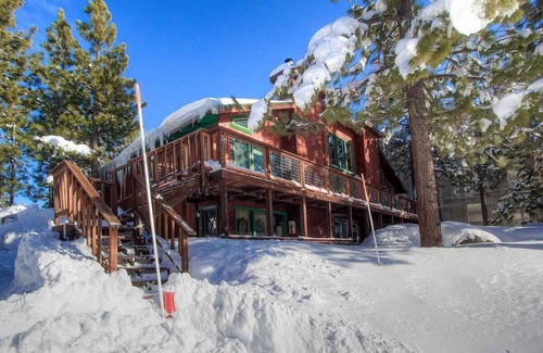Tahoe Village Condo | Tahoe Olympic - Comfy Condo, Community Pool