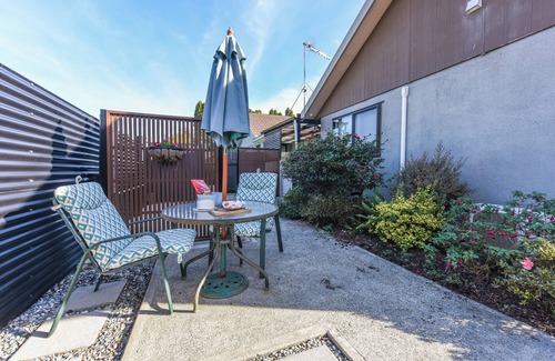 Tahunanui House | Tahunanui Shoreside - Nelson Holiday Home