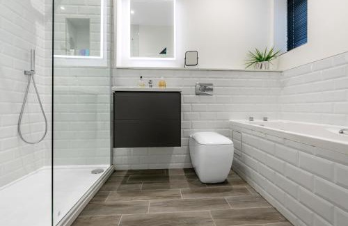 Cambridge Apartment | Tailored Stays - Union lane