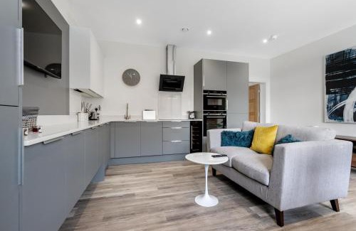 Cambridge Apartment | Tailored Stays - Union lane