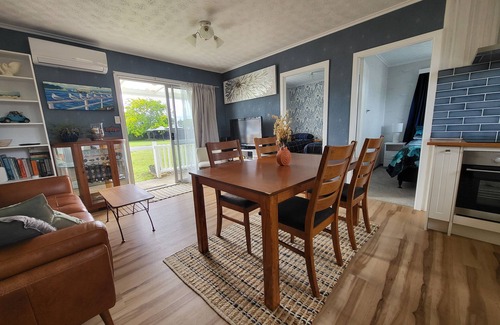 Taipa Apartment | Taipa Tides -Cosy two bedroom apartment 2 minutes walk to beautiful Taipa beach