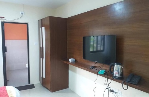 Madhyapur Thimi Hotel | Taj Riverside Resort and Adventure