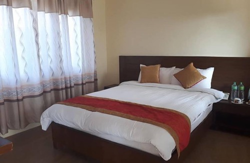 Madhyapur Thimi Hotel | Taj Riverside Resort and Adventure