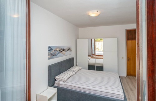 Vinkuran Apartment | Take your pet with you on vacation by the sea!