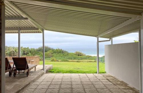 Port Edward House | Tamassa Holiday Home on the Beach, in Port Edward