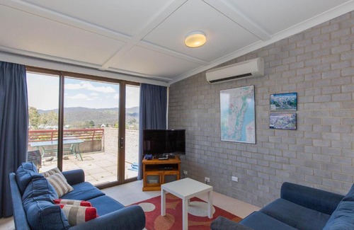 Jindabyne House | Tanderra 17 28 Park Road